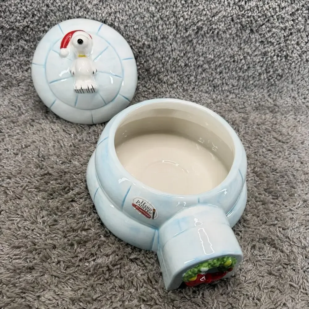 Peanuts Snoopy Igloo Figural Hand Painted Ceramic Cookie Jar Christmas New Box